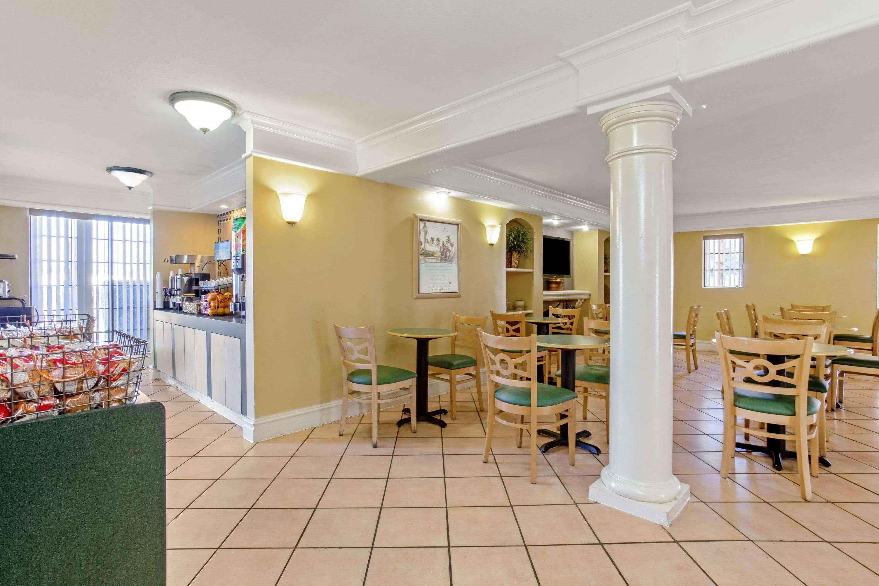 La Quinta Inn By Wyndham Tampa Bay Pinellas Park Clearwater Eksteriør bilde